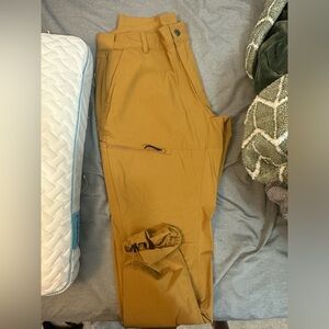 2 pair of Magellan Pro fishing pants, men’s large